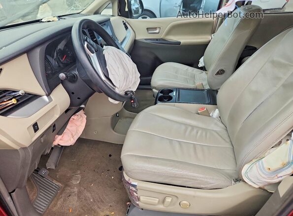 5TDKZ3DC3HS769041 2017 TOYOTA SIENNA Burgundy Front interior view