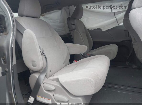 5TDKZ3DC3HS860763 2017 TOYOTA SIENNA Silver VIN sticker view