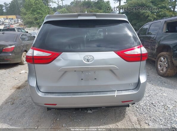 5TDKZ3DC3JS938349 2018 TOYOTA SIENNA Silver 