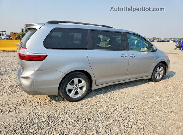 5TDKZ3DC3KS007156 2019 TOYOTA SIENNA Silver Tył prawy