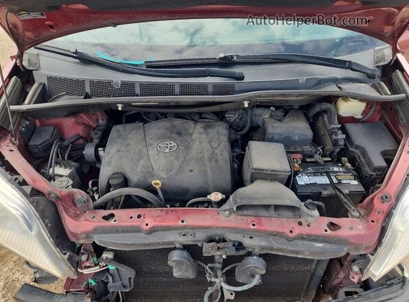 5TDKZ3DC4JS932088 2018 TOYOTA SIENNA Red Vista del compartimento del motor