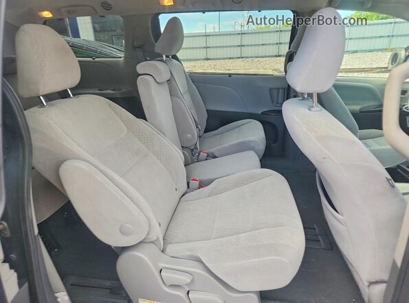 5TDKZ3DC4LS023786 2020 TOYOTA SIENNA Blue Rear interior view
