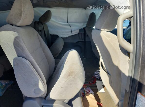 5TDKZ3DC5HS791879 2017 TOYOTA SIENNA Gray Vista interior trasera