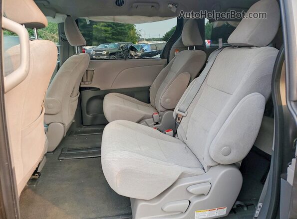 5TDKZ3DC5LS029080 2020 TOYOTA SIENNA Gray უკანა სალონის ხედი