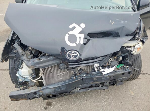 5TDKZ3DC6HS793284 2017 TOYOTA SIENNA Black Widok komory silnika