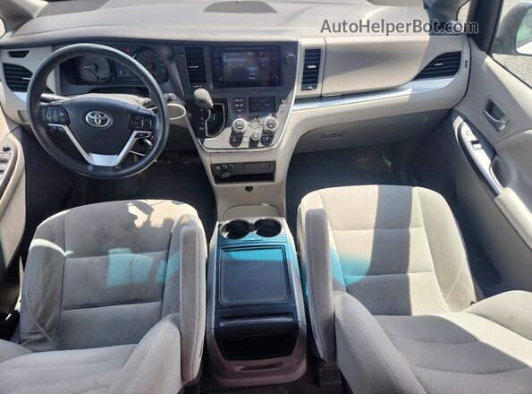 5TDKZ3DC6HS853256 2017 TOYOTA SIENNA White Vista del salpicadero