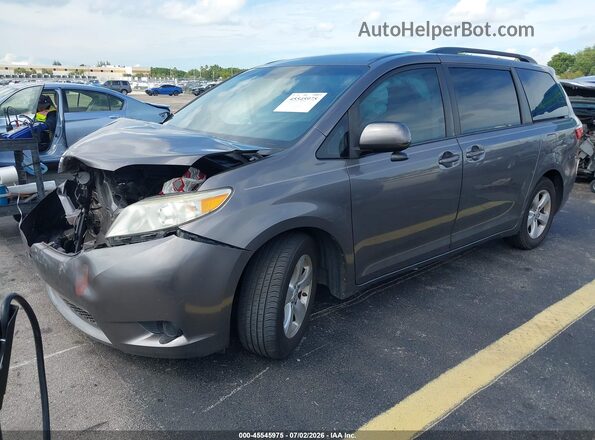 5TDKZ3DC6HS870817 2017 TOYOTA SIENNA Gray წინა მარცხენა ხედი სამი მეოთხედიდან