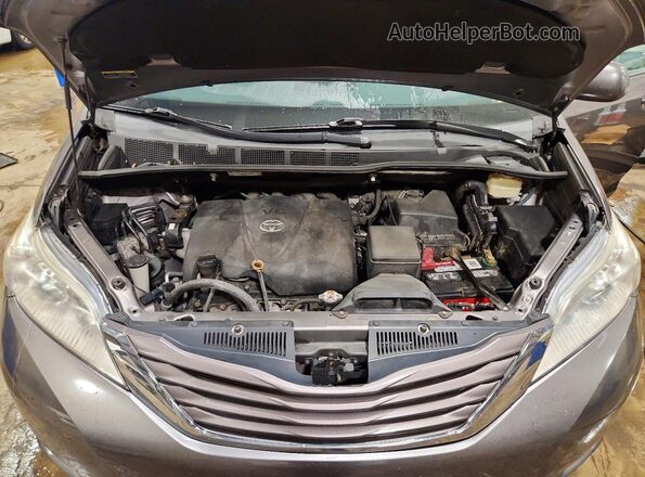 5TDKZ3DC6HS897421 2017 TOYOTA SIENNA Gray Вид підкапотного простору