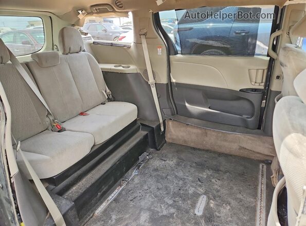 5TDKZ3DC6JS915325 2018 TOYOTA SIENNA Black Սալոնի հետևի տեսք
