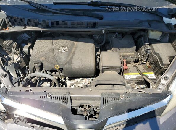 5TDKZ3DC6JS921352 2018 TOYOTA SIENNA Gray Widok komory silnika