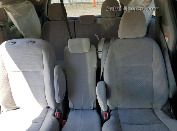 5TDKZ3DC6JS921352 2018 TOYOTA SIENNA Gray Widok tylnych siedzeń