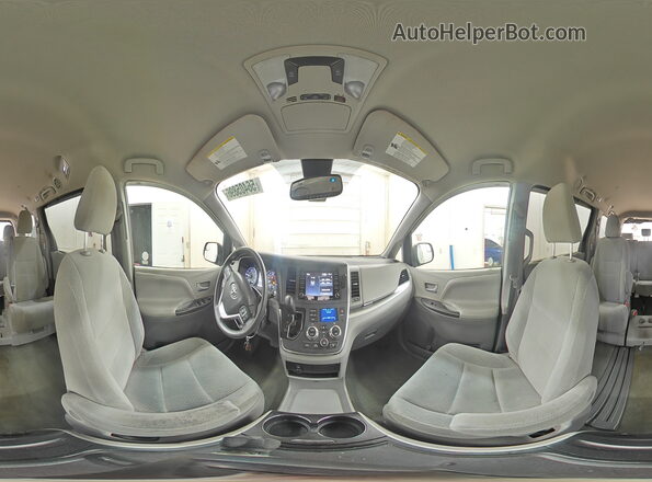 5TDKZ3DC6JS960068 2018 TOYOTA SIENNA Blue 