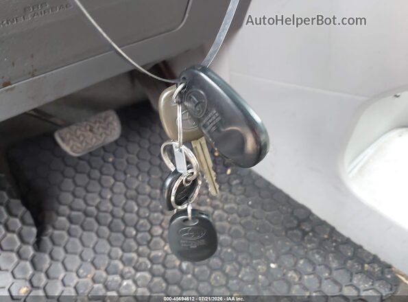 5TDKZ3DC7HS772377 2017 TOYOTA SIENNA Gray Вид панелі приладів