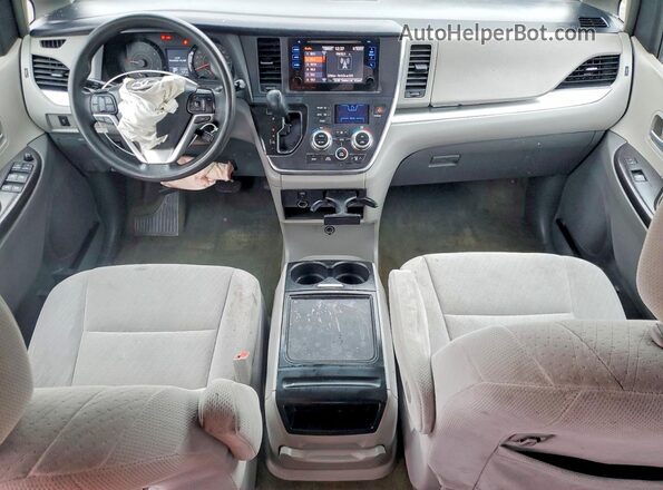 5TDKZ3DC7HS824705 2017 TOYOTA SIENNA Blue Widok deski rozdzielczej