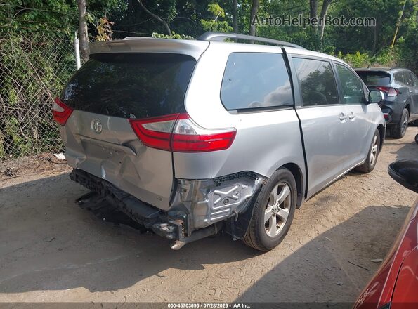 5TDKZ3DC7HS865335 2017 TOYOTA SIENNA Silver Tył prawy