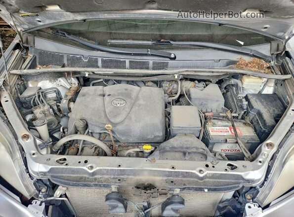 5TDKZ3DC8HS863657 2017 TOYOTA SIENNA Серебряный Вид подкапотного пространства