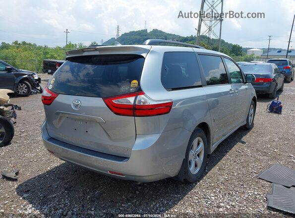 5TDKZ3DC8JS955308 2018 TOYOTA SIENNA Silver Задня права чверть