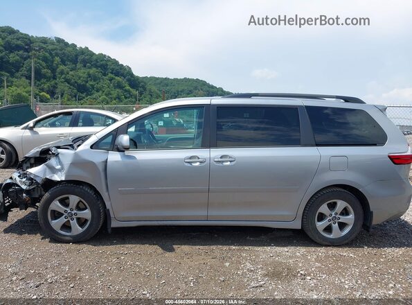 5TDKZ3DC8JS955308 2018 TOYOTA SIENNA Silver Панорамний вид салону 360°