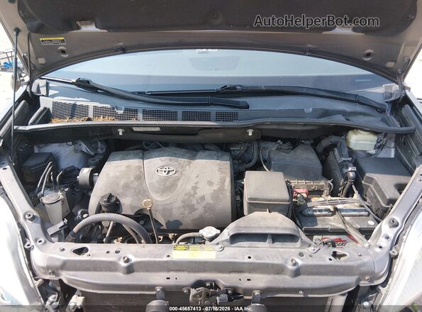 5TDKZ3DC8KS968948 2019 TOYOTA SIENNA Gray Rear view