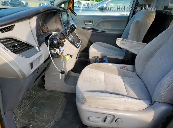 5TDKZ3DCXHS877415 2017 TOYOTA SIENNA Yellow წინა სალონის ხედი