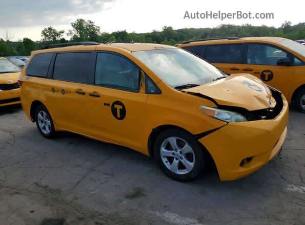 5TDKZ3DCXHS877415 2017 TOYOTA SIENNA Yellow წინა მარჯვენა