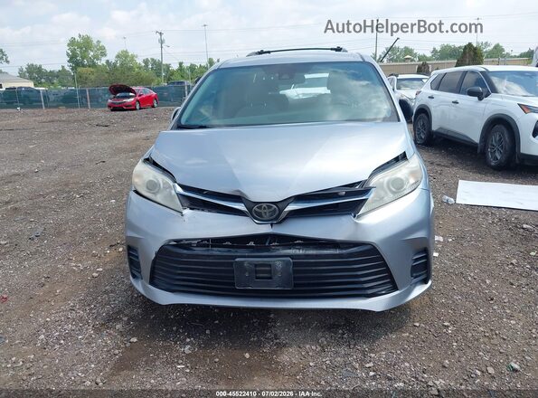 5TDKZ3DCXJS927512 2018 TOYOTA SIENNA Серебряный Вид щитка приборов