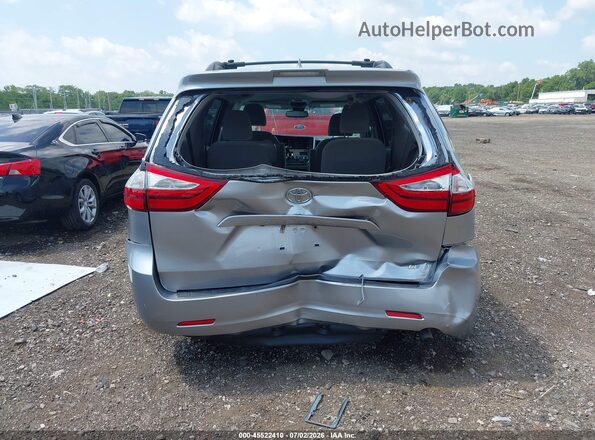 5TDKZ3DCXJS927512 2018 TOYOTA SIENNA Серебряный 