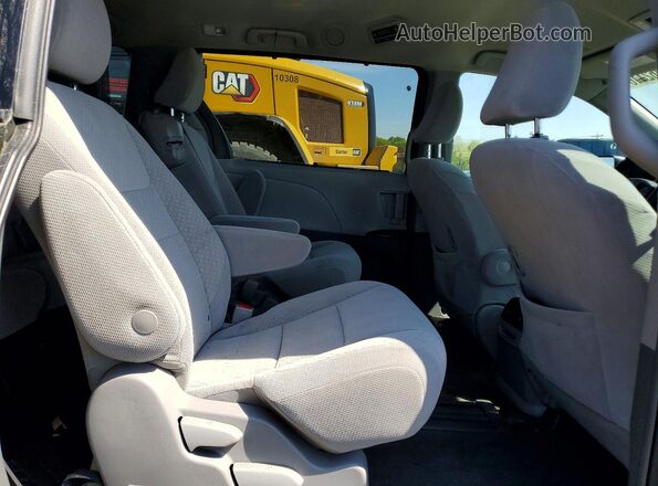 5TDKZ3DCXKS970362 2019 TOYOTA SIENNA Green Вид задньої частини салону