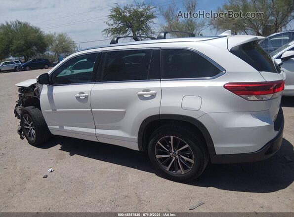 5TDKZRFH0JS544335 2018 TOYOTA HIGHLANDER White Widok wnętrza z tyłu