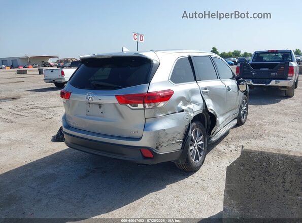 5TDKZRFH1JS272829 2018 TOYOTA HIGHLANDER Серебряный Задняя правая четверть