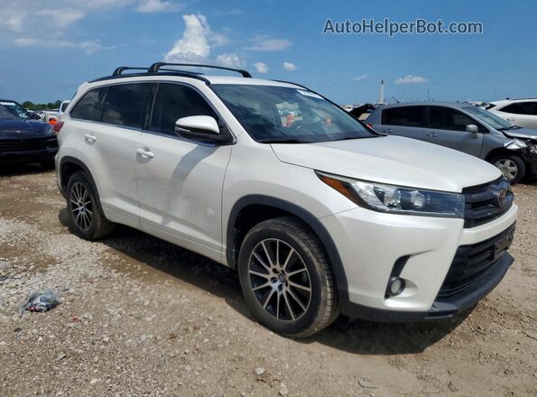 5TDKZRFH1JS541847 2018 TOYOTA HIGHLANDER White Przód prawy