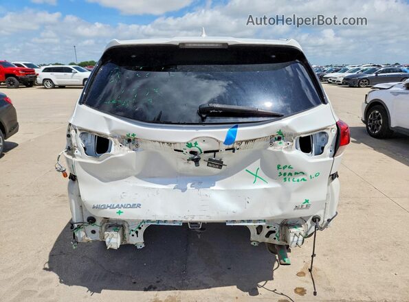 5TDKZRFH1KS349944 2019 TOYOTA HIGHLANDER White Widok z tyłu