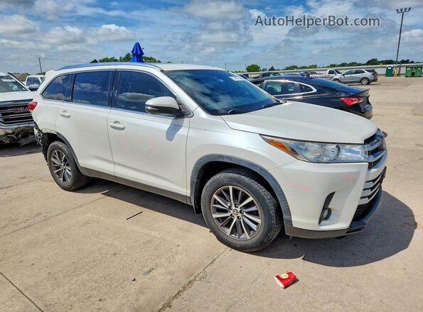 5TDKZRFH1KS349944 2019 TOYOTA HIGHLANDER White Przód prawy