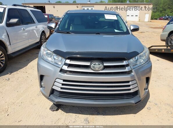 5TDKZRFH2HS217834 2017 TOYOTA HIGHLANDER Silver Widok zestawu wskaźników