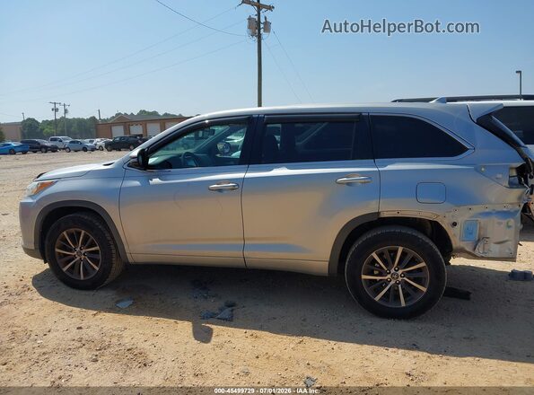 5TDKZRFH2HS217834 2017 TOYOTA HIGHLANDER Silver Widok wnętrza 360 stopni