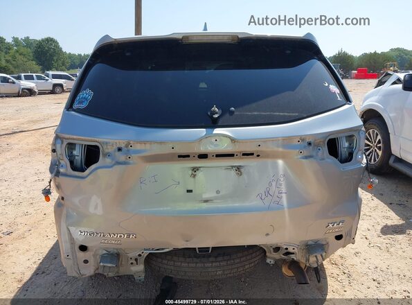 5TDKZRFH2HS217834 2017 TOYOTA HIGHLANDER Silver 