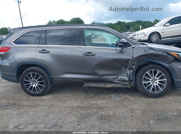 5TDKZRFH2HS508902 2017 TOYOTA HIGHLANDER Gray Widok wnętrza z tyłu
