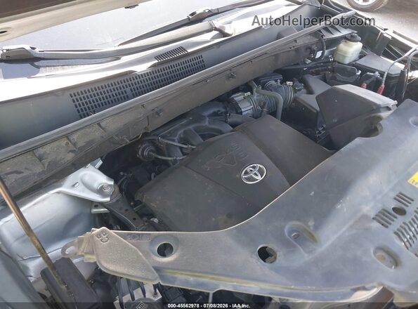 5TDKZRFH2JS287307 2018 TOYOTA HIGHLANDER Silver Rear view