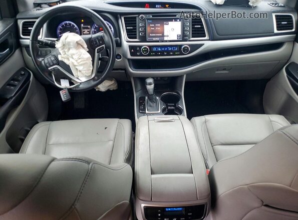 5TDKZRFH2JS538097 2018 TOYOTA HIGHLANDER Silver Dashboard view