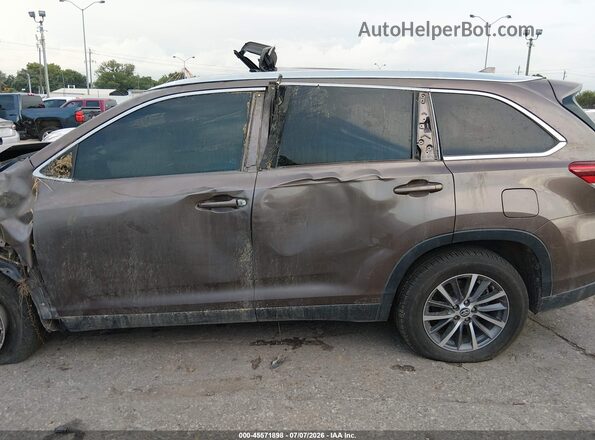 5TDKZRFH2KS293836 2019 TOYOTA HIGHLANDER Желто-коричневый Панорамный вид салона 360°