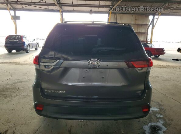 5TDKZRFH2KS352934 2019 TOYOTA HIGHLANDER Gray Հետևի տեսք
