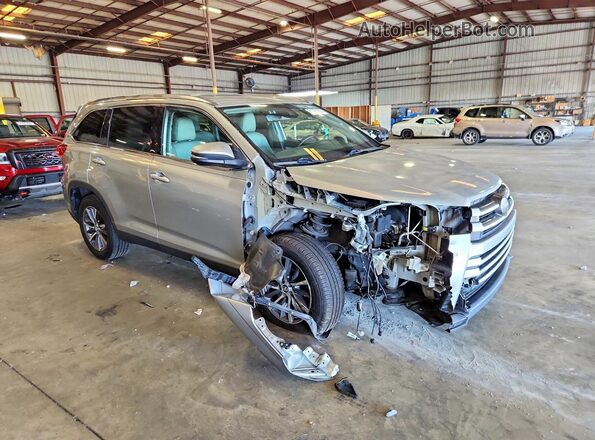 5TDKZRFH2KS552325 2019 TOYOTA HIGHLANDER Серебряный Передняя правая четверть