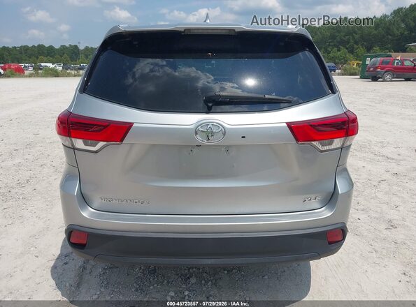 5TDKZRFH2KS561316 2019 TOYOTA HIGHLANDER Gray 