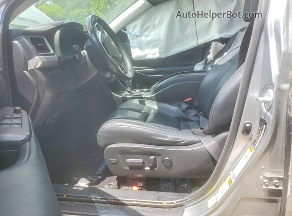 5TDKZRFH3HS520055 2017 TOYOTA HIGHLANDER Silver Widok wnętrza z przodu