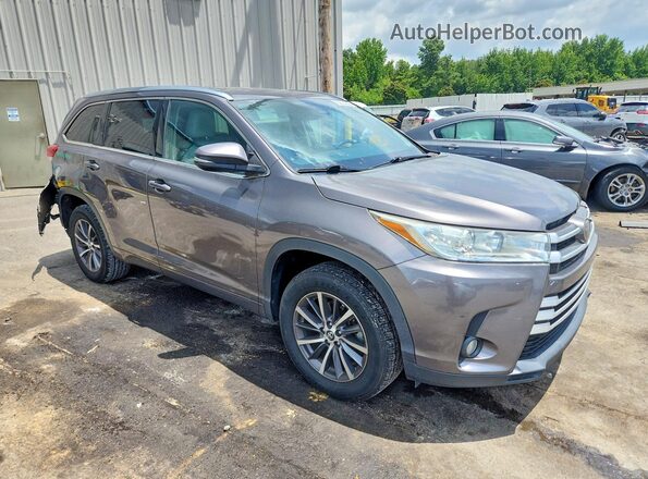 5TDKZRFH3JS280219 2018 TOYOTA HIGHLANDER Gray Przód prawy