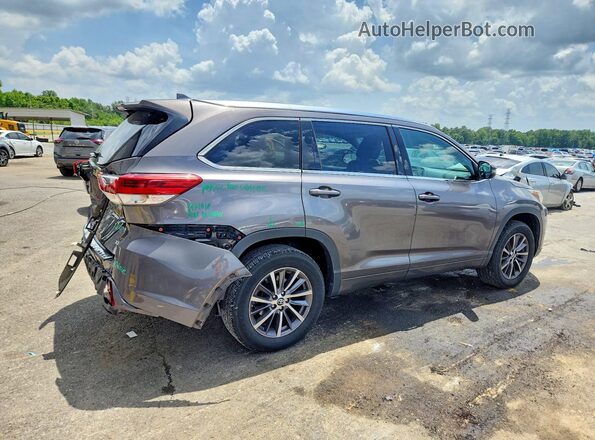 5TDKZRFH3JS280219 2018 TOYOTA HIGHLANDER Gray Tył prawy
