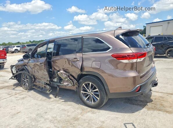 5TDKZRFH3KS345426 2019 TOYOTA HIGHLANDER Tan Trasero izquierdo