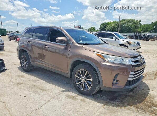 5TDKZRFH3KS345426 2019 TOYOTA HIGHLANDER Tan Delantero derecho