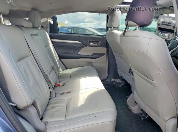 5TDKZRFH3KS361285 2019 TOYOTA HIGHLANDER Blue Widok wnętrza z tyłu