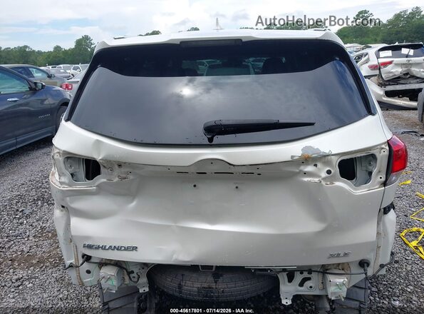 5TDKZRFH3KS551121 2019 TOYOTA HIGHLANDER White Front view